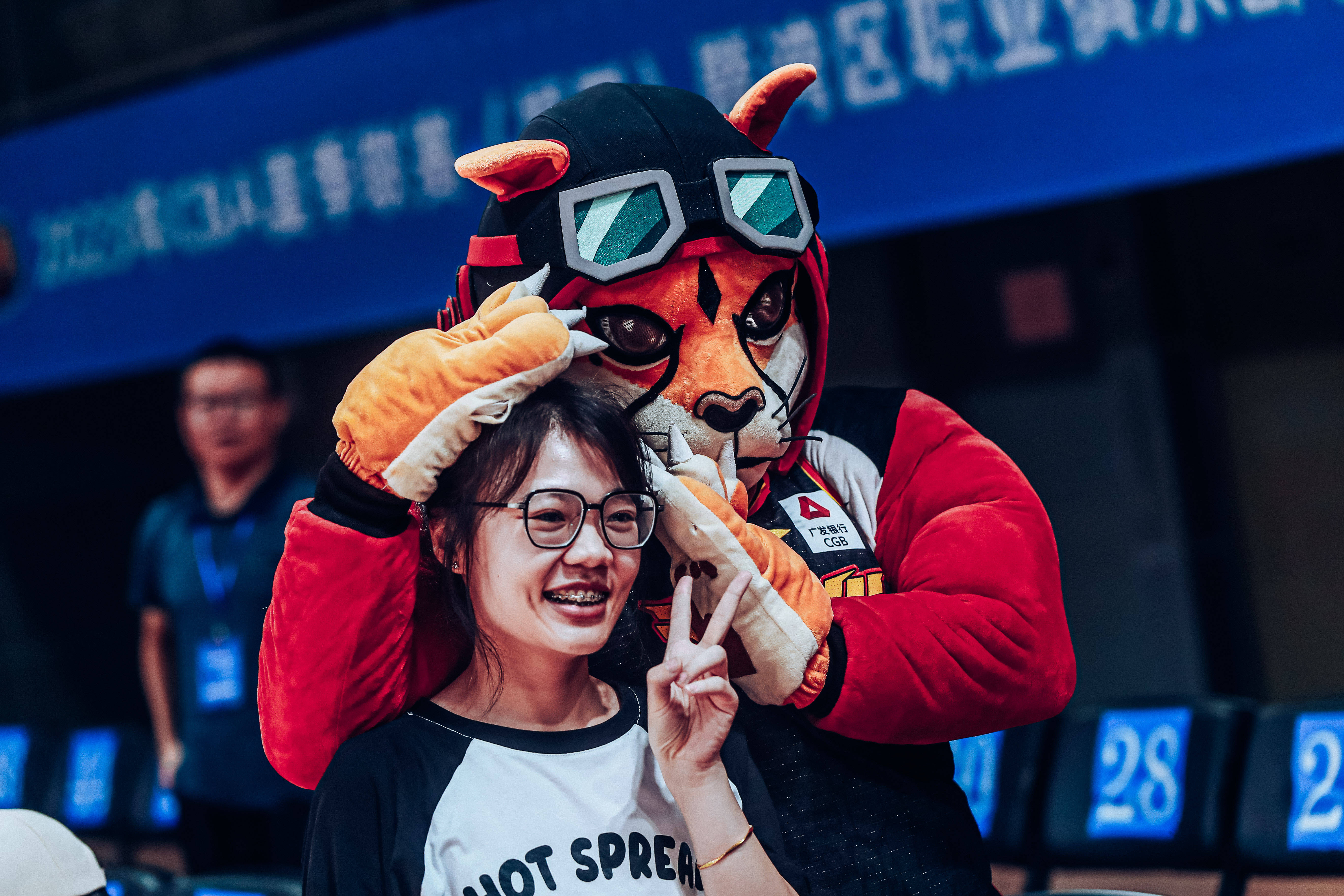 精彩比赛中队员们发挥出色，为球迷带来惊喜