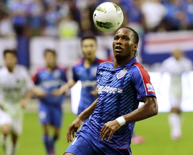 德罗巴在中国队比赛中惊艳表现，伤愈复出引发热议！