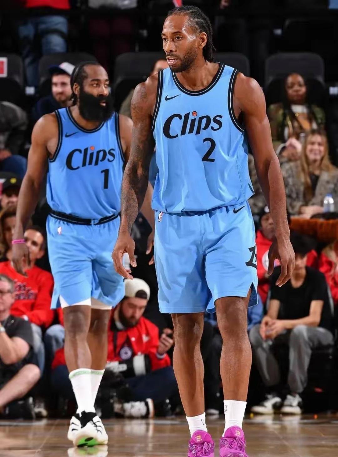 关于快船球星三分绝杀，全场观众热烈欢呼，个人国家.的信息